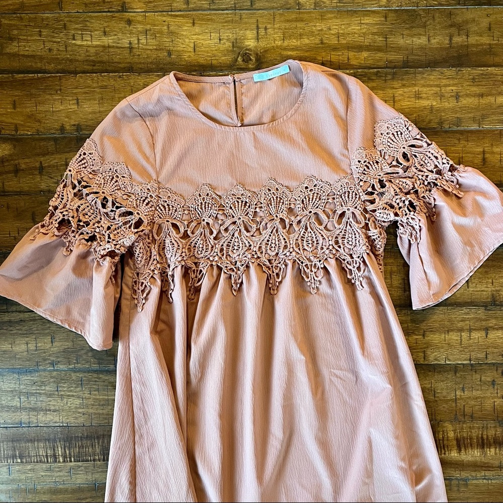 Light dusty mauve dress with crochet detail - medium - NWOT